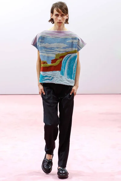 Look 3
